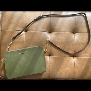 Michael Kors Large Jet Set Crossbody - Chain Strap